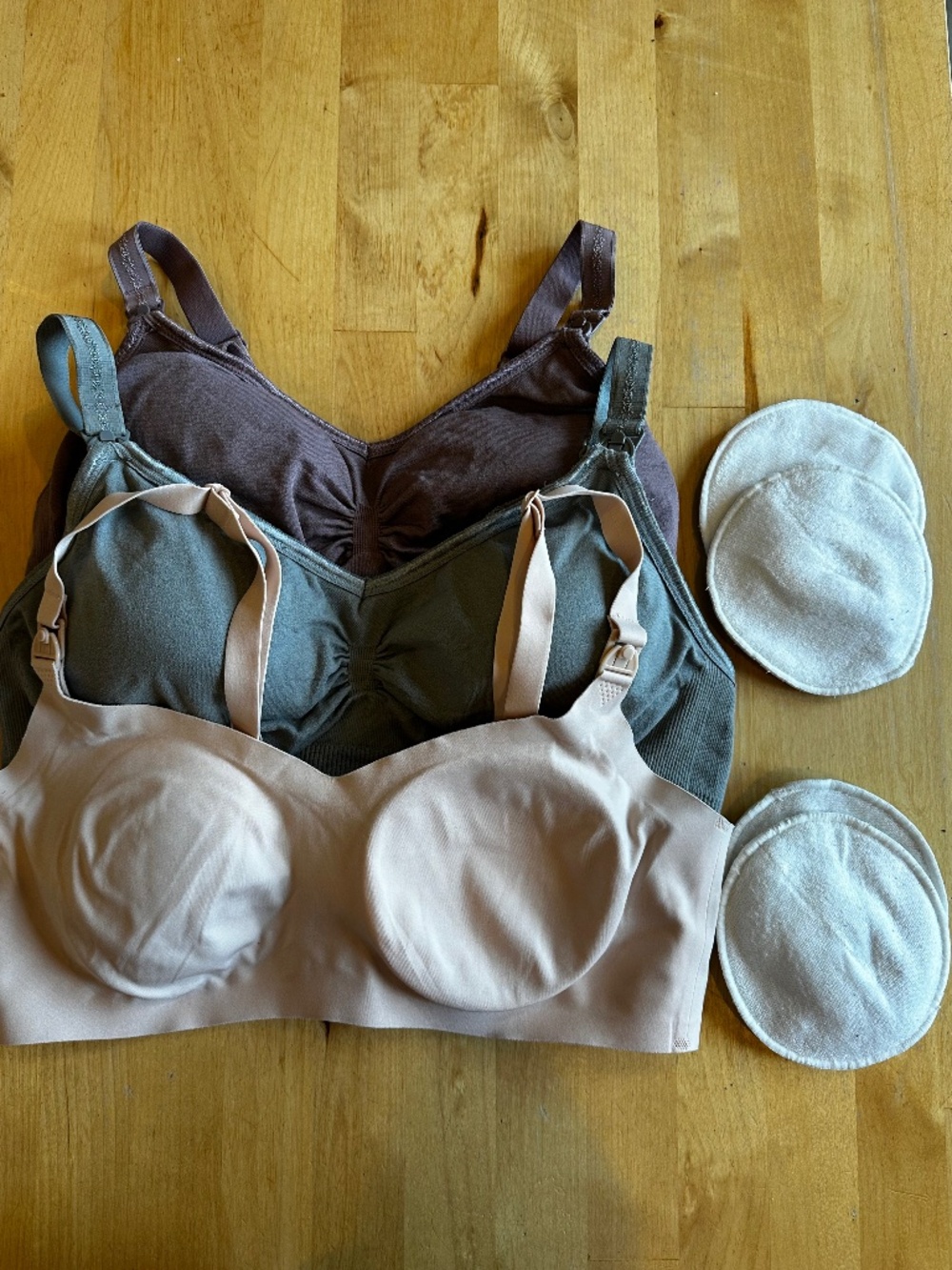 Nursing Bra bundle with Reusable Bamboo Nursing Pads